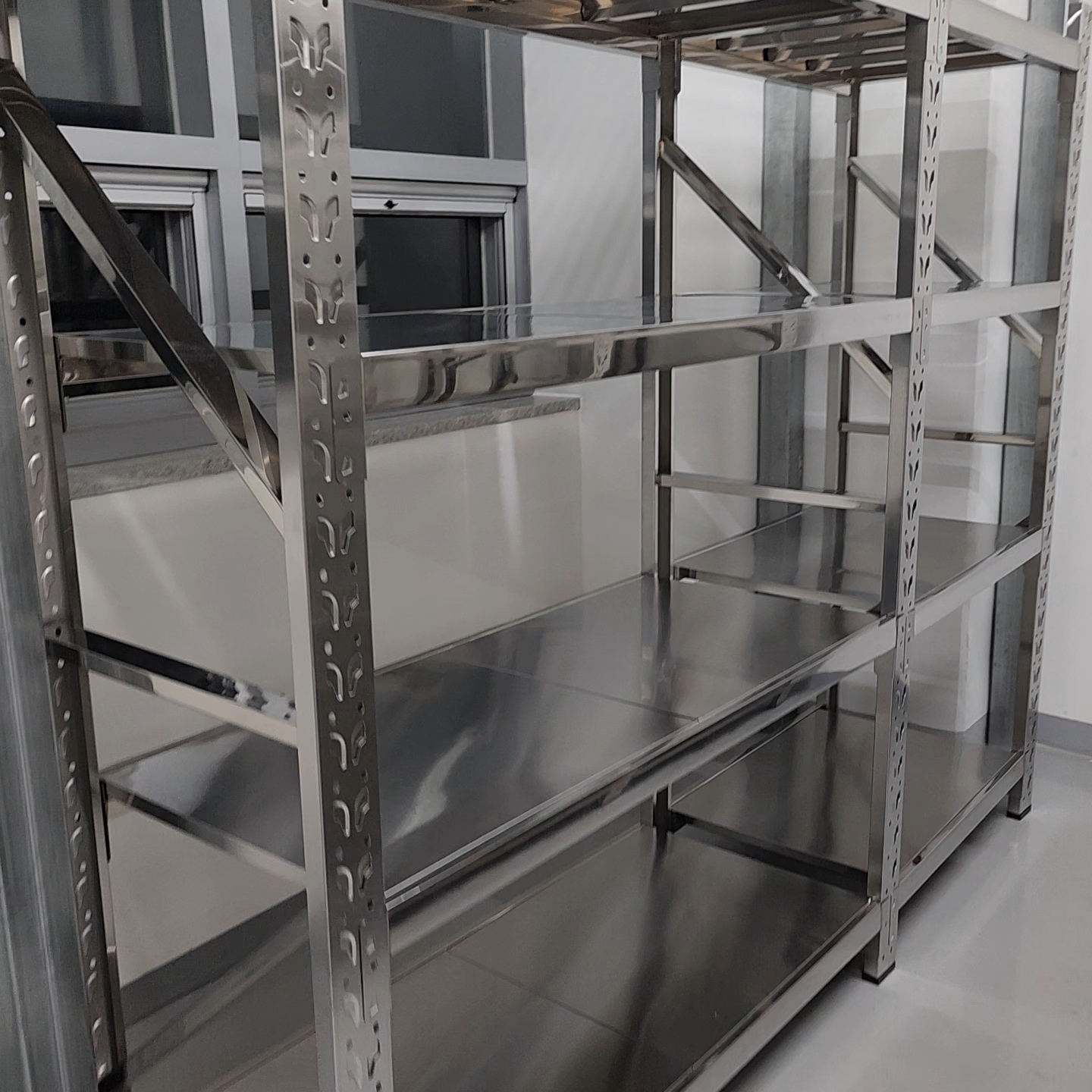 ST에스씨엠 스테인리스 중량랙 실제 설치 사례 i14